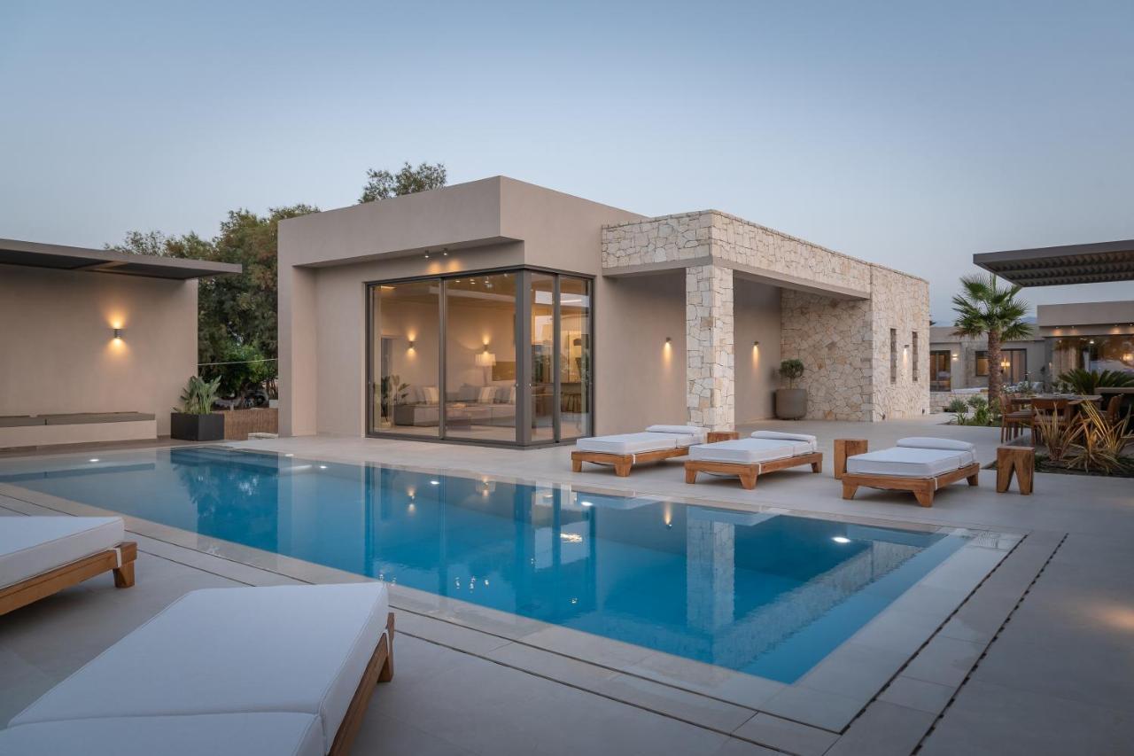 Artemis Seafront Villa, An Evanescence Sea Retreat, By Thinkvilla Tavronitis  Exterior photo