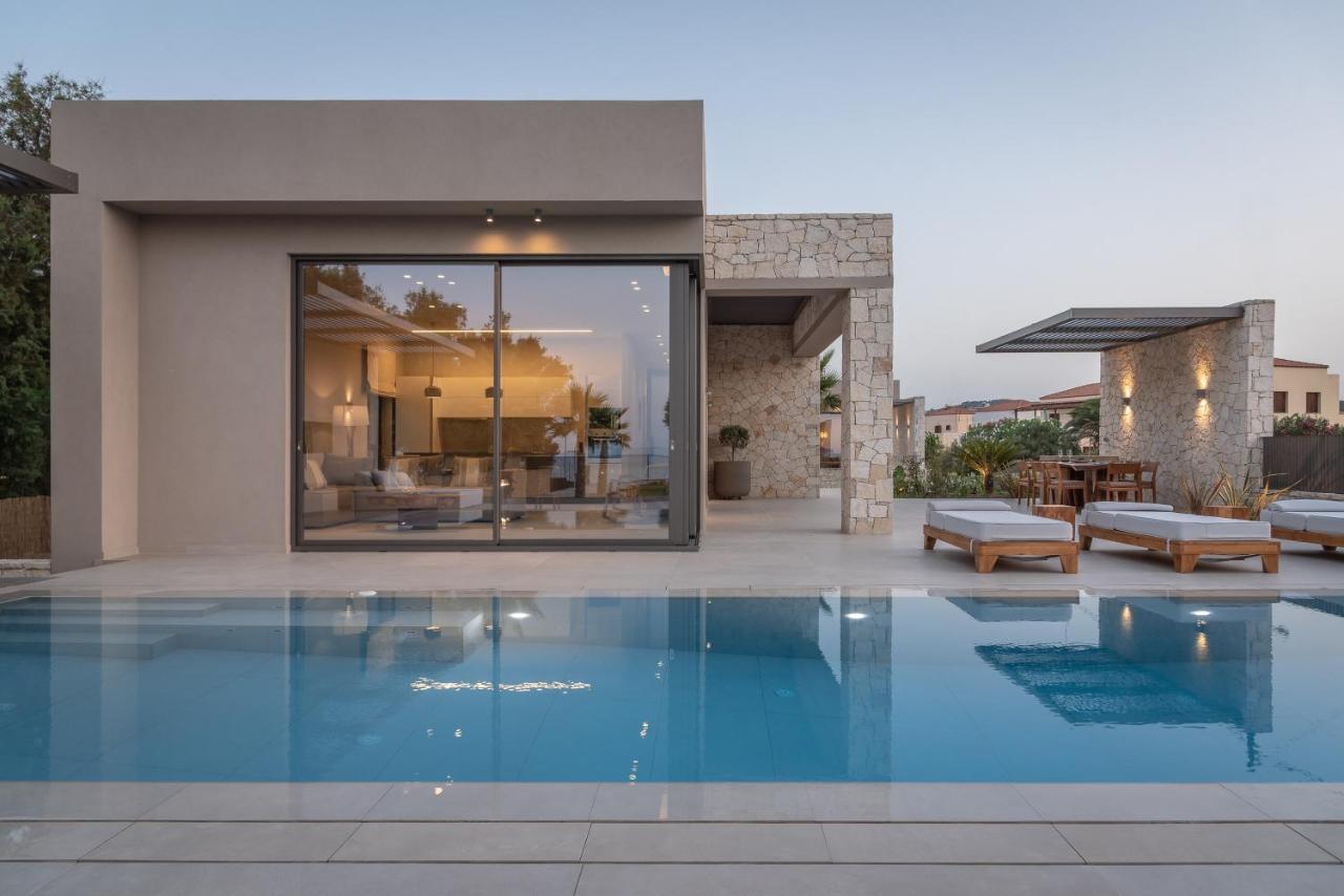 Artemis Seafront Villa, An Evanescence Sea Retreat, By Thinkvilla Tavronitis  Exterior photo