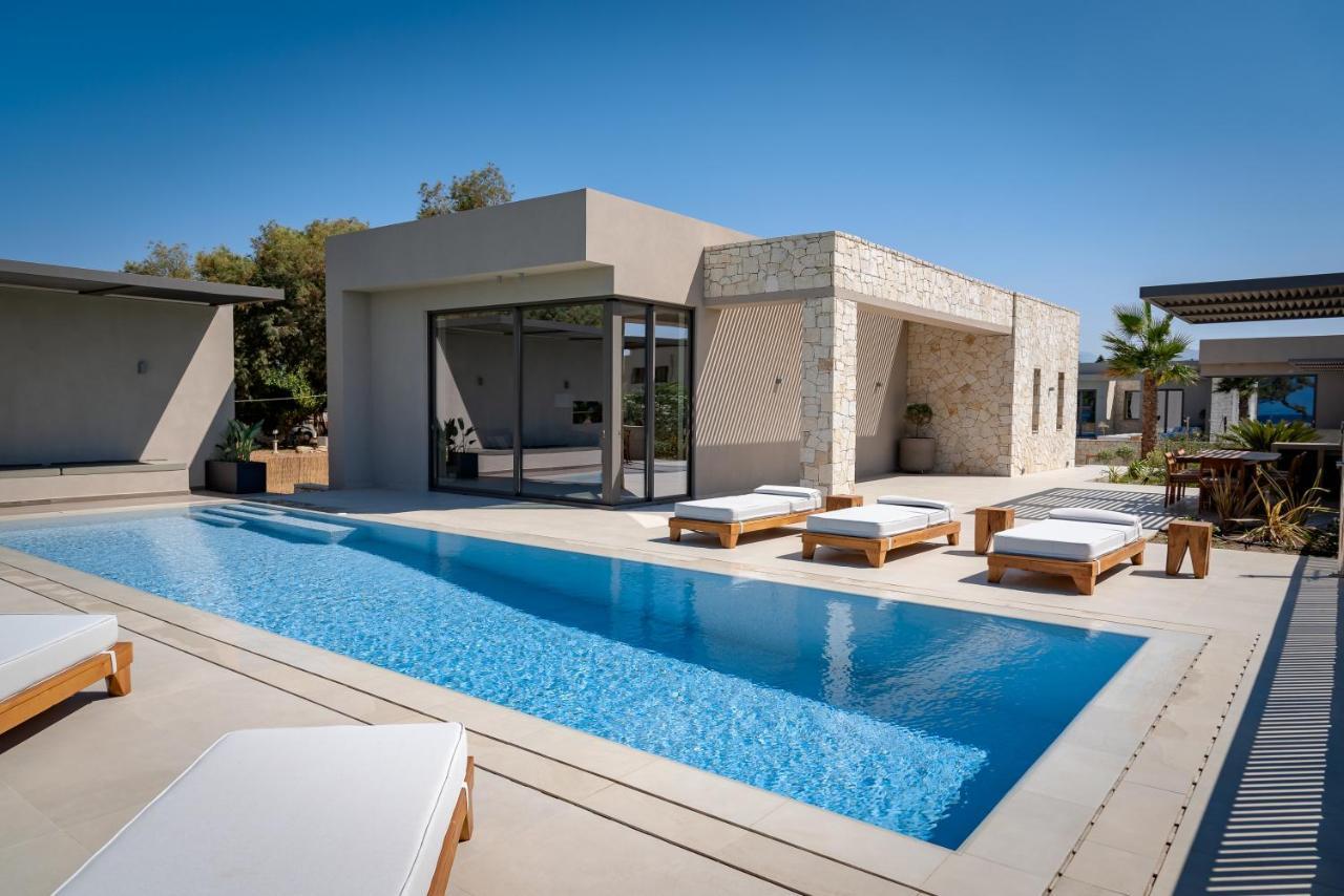 Artemis Seafront Villa, An Evanescence Sea Retreat, By Thinkvilla Tavronitis  Exterior photo