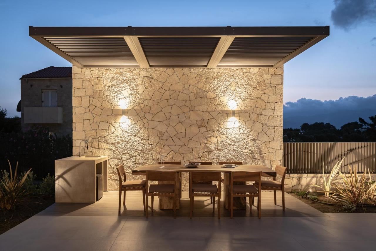Artemis Seafront Villa, An Evanescence Sea Retreat, By Thinkvilla Tavronitis  Exterior photo